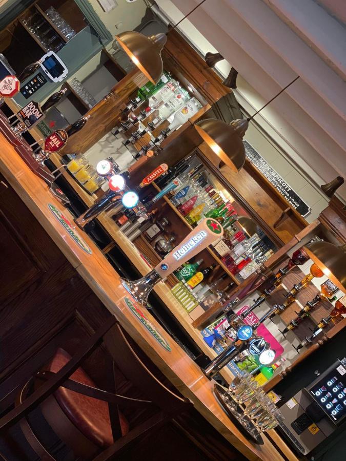 The Fountain Inn & Riverside Restaurant Okehampton Bagian luar foto