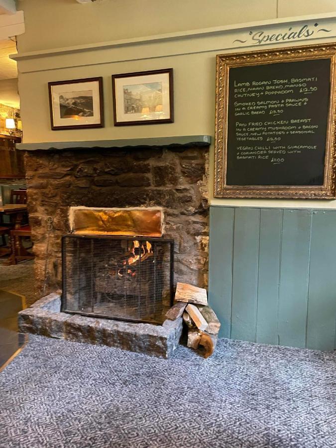 The Fountain Inn & Riverside Restaurant Okehampton Bagian luar foto