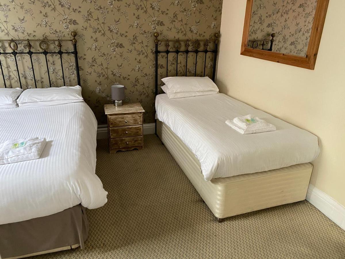 The Fountain Inn & Riverside Restaurant Okehampton Bagian luar foto
