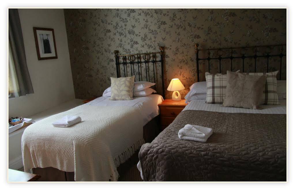 The Fountain Inn & Riverside Restaurant Okehampton Bagian luar foto